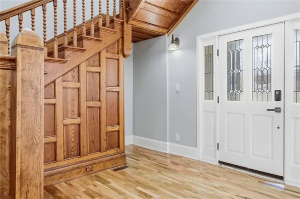 406 E Forest ST, Harrisonville, MO 64701