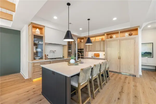 9606 W 175th TER, Overland Park, KS 66221