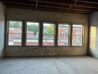 1604 Frederick AVE, St Joseph, MO 64501