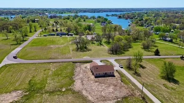 1881 Lake Viking TER, Gallatin, MO 64640