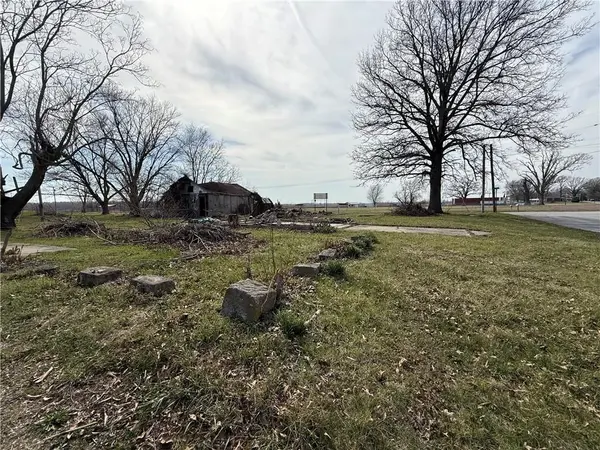 434 South ST, Hardin, MO 64035