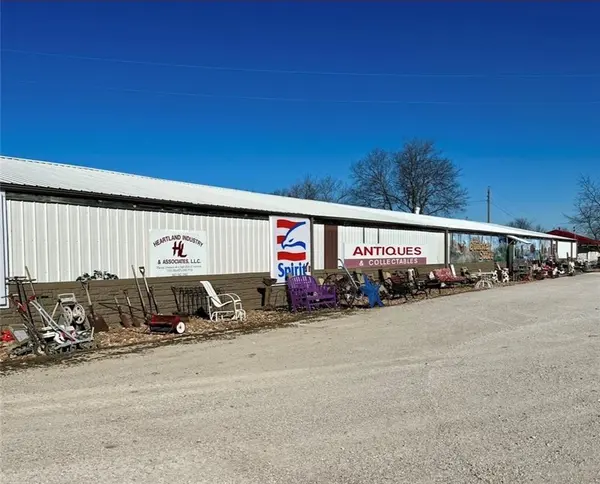 11761 N 13 HWY, Chilhowee, MO 64733