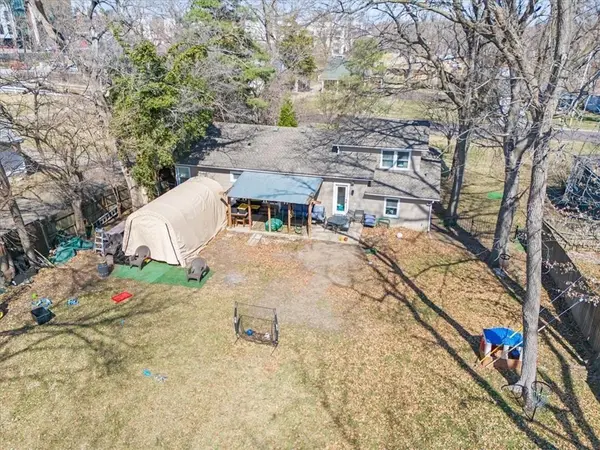6901 W 82nd ST, Overland Park, KS 66204