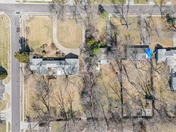 6901 W 82nd ST, Overland Park, KS 66204