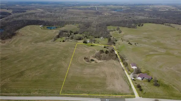 Z HWY, Edgerton, MO 64444