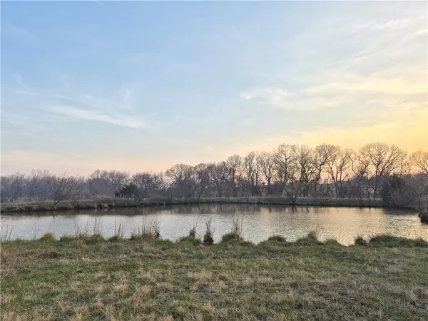 2349 160 HWY, Longton, KS 67352