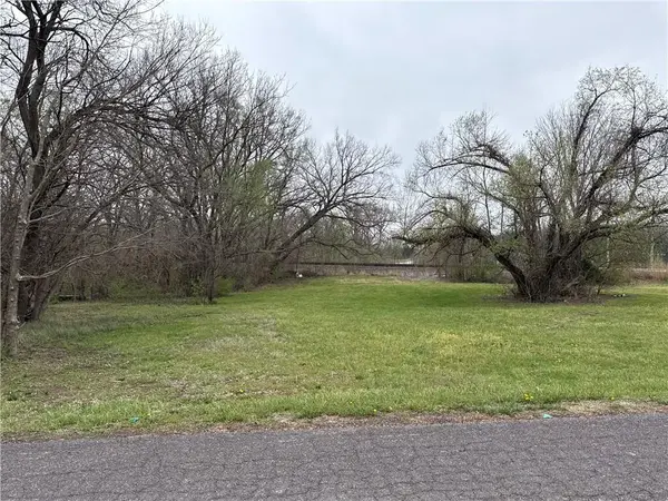 E 5th ST, Edgerton, KS 66021
