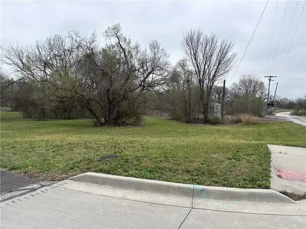 E 5th ST, Edgerton, KS 66021