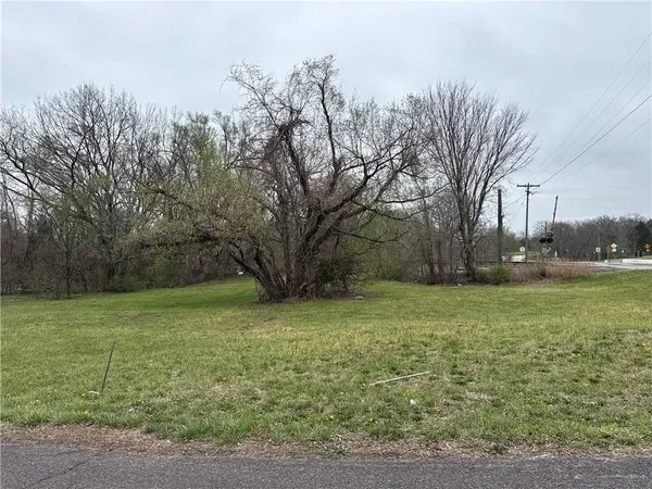 E 5th ST, Edgerton, KS 66021