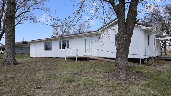13975 NW 31 HWY, Garnett, KS 66032