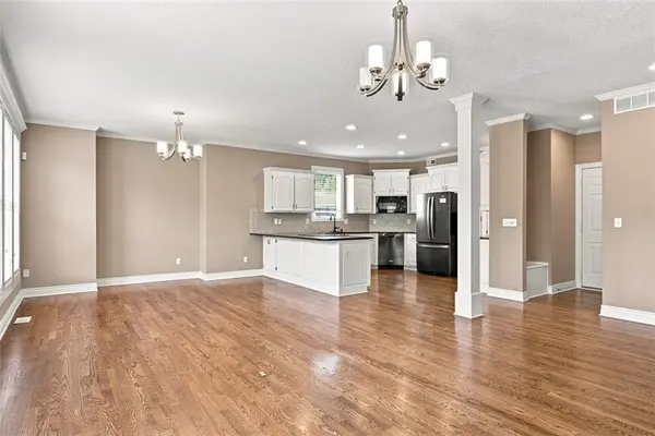 14770 S Glen Eyrie ST, Olathe, KS 66061