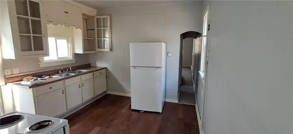 2110 N 2nd ST, St Joseph, MO 64505