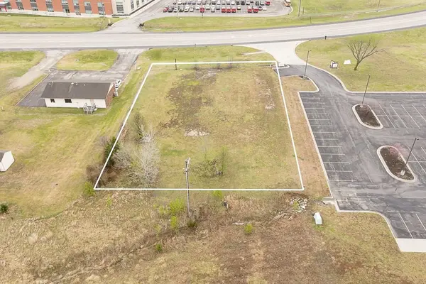 215 State AVE, Tonganoxie, KS 66086