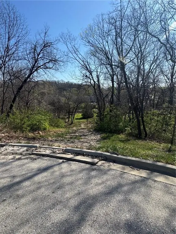 0000 Cerrito ST, Riverside, MO 64050