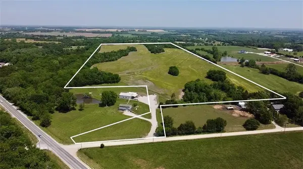 00000 Donahoo RD, Mclouth, KS 66054