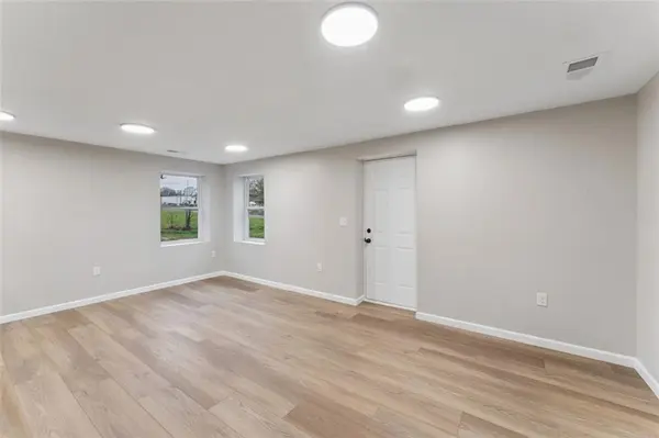 217 W 83rd TER, Kansas City, MO 64114