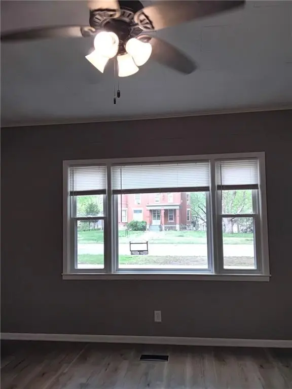 713 S Cedar ST, Ottawa, KS 66067