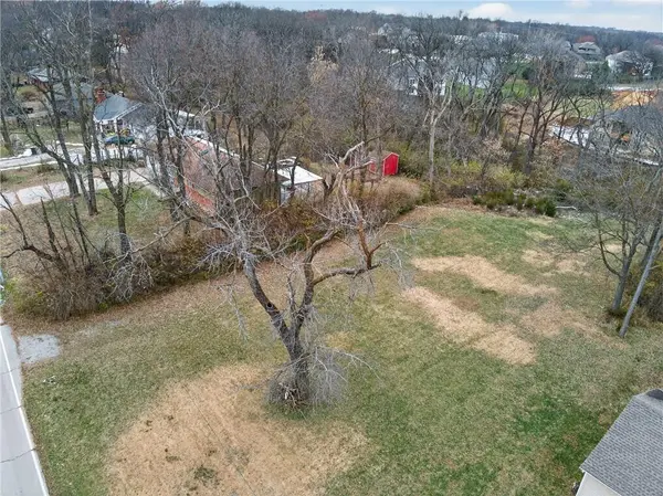 4924 NW Linden RD, Kansas City, MO 64151