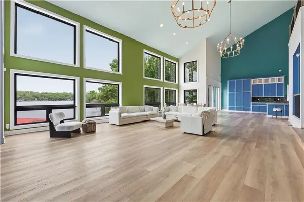 70 M ST, Lake Lotawana, MO 64086