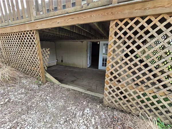 302 N Dement ST, Mound City, KS 66056