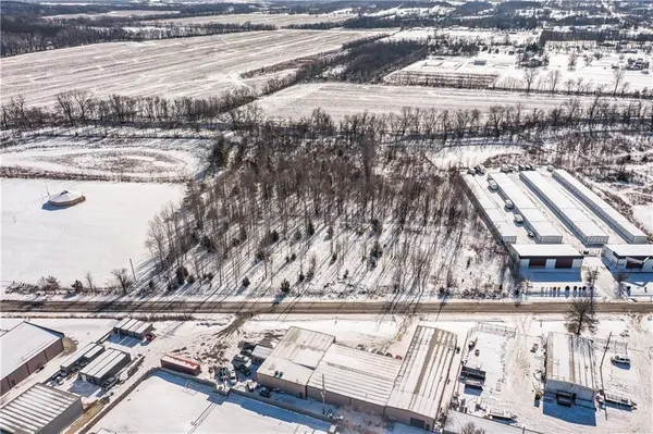 211 SE Old US 40 HWY, Grain Valley, MO 64075