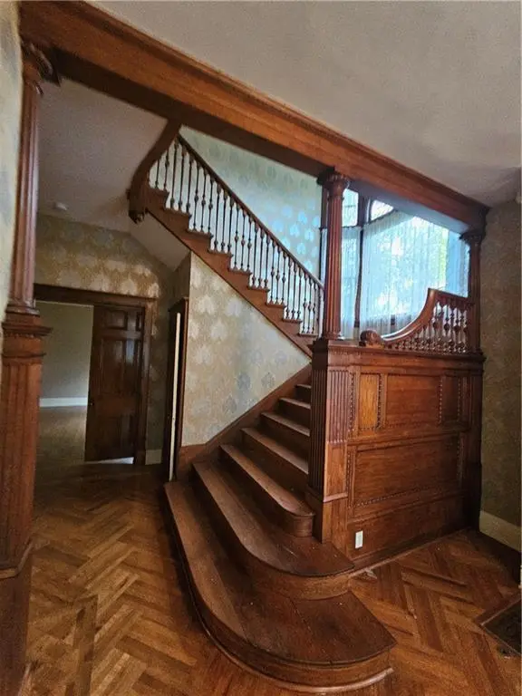 409 N Esplanade ST, Leavenworth, KS 66048