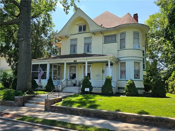 409 N Esplanade ST, Leavenworth, KS 66048