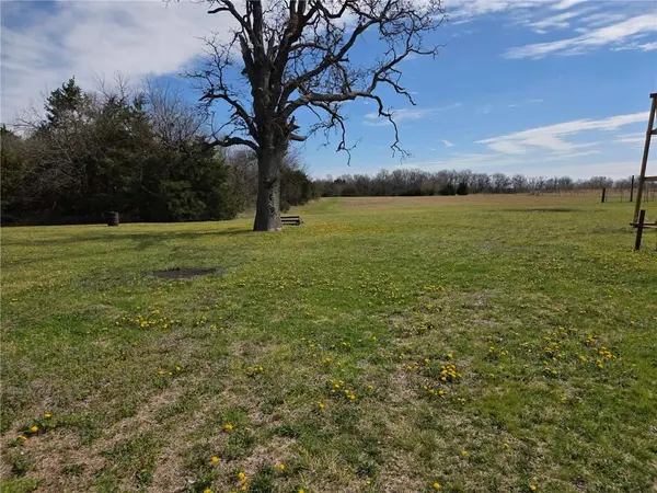 1449 Indian RD, Fort Scott, KS 66701