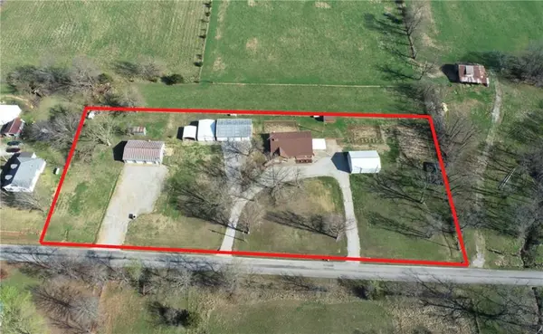 3705 E 150 RD, El Dorado Springs, MO 64744