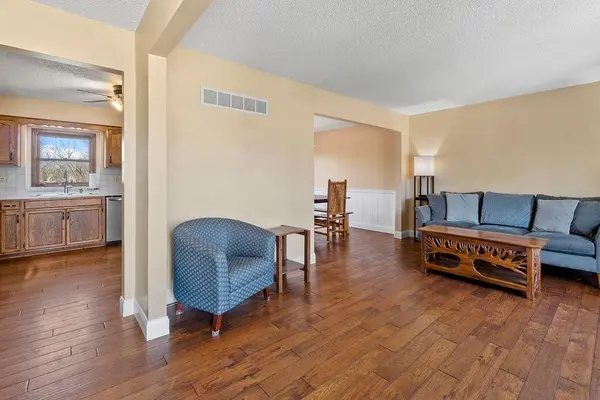 1212 Breckenridge CT, Blue Springs, MO 64015