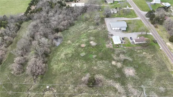 35703 E Pink Hill RD, Oak Grove, MO 64057