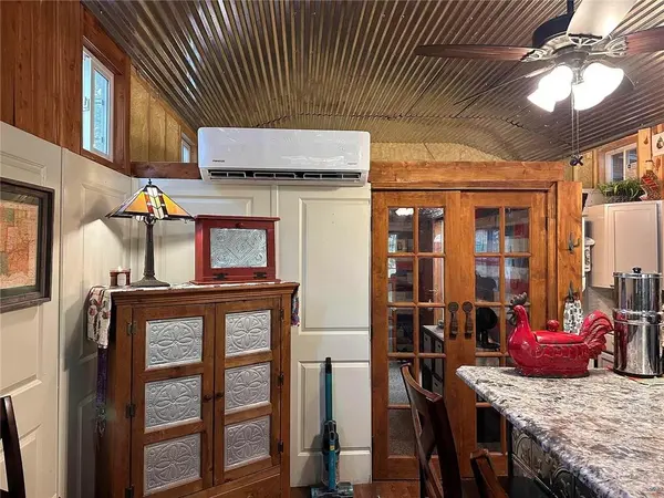 10910 Watchtower LN, Warsaw, MO 65355
