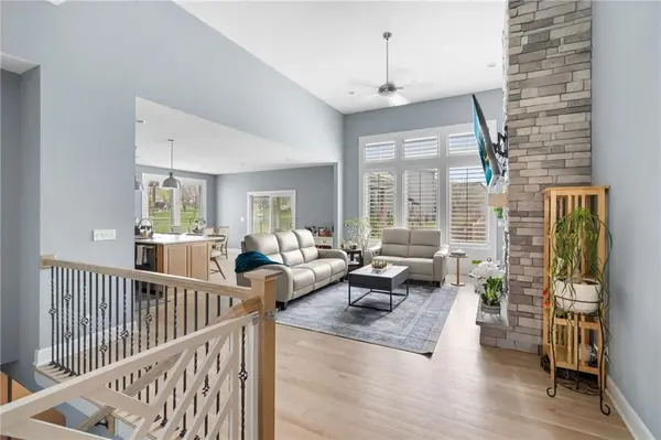 7703 Green ST, Lenexa, KS 66227