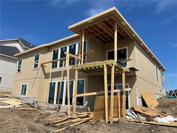 1622 Hanover LN, Raymore, MO 64083
