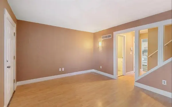 10021 W 52nd ST, Merriam, KS 66203