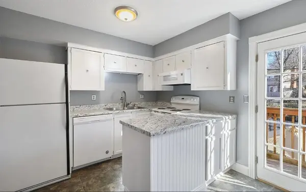 10021 W 52nd ST, Merriam, KS 66203