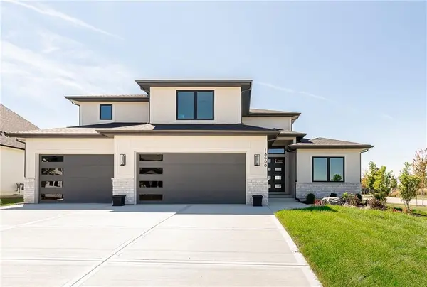 18601 Ironwood ST, Overland Park, KS 66085
