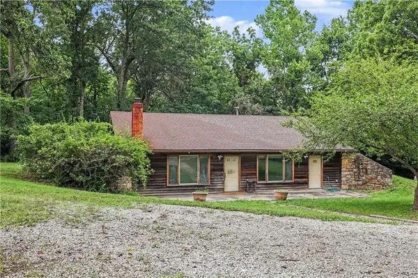 11719 S Hunt RD, Lone Jack, MO 64070