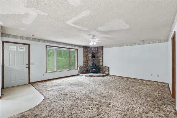 11719 S Hunt RD, Lone Jack, MO 64070