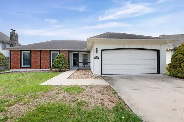 9912 Knox DR, Overland Park, KS 66212