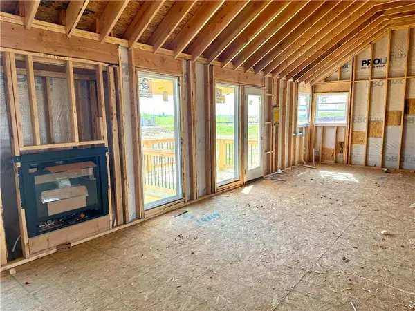 10135 N Poplar AVE, Kansas City, MO 64156