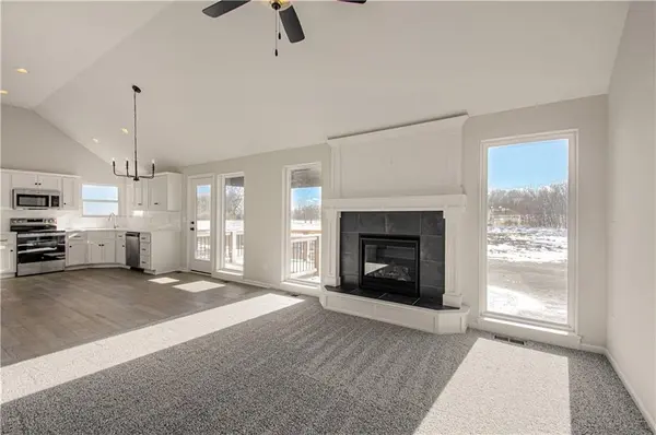 10135 N Poplar AVE, Kansas City, MO 64156