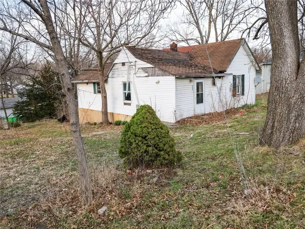 905 E Grant ST, Princeton, MO 64673