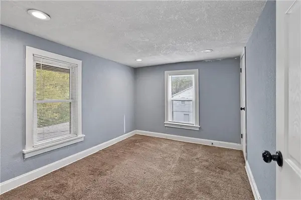 3868 E 59th ST, Kansas City, MO 64130