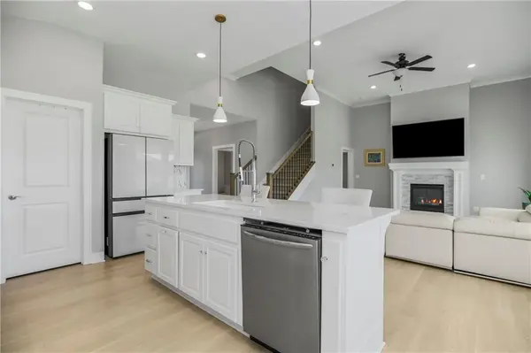 6709 NW 105th ST, Kansas City, MO 64154