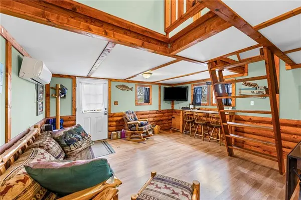 61 N Lakeview RD, Mapleton, KS 66754