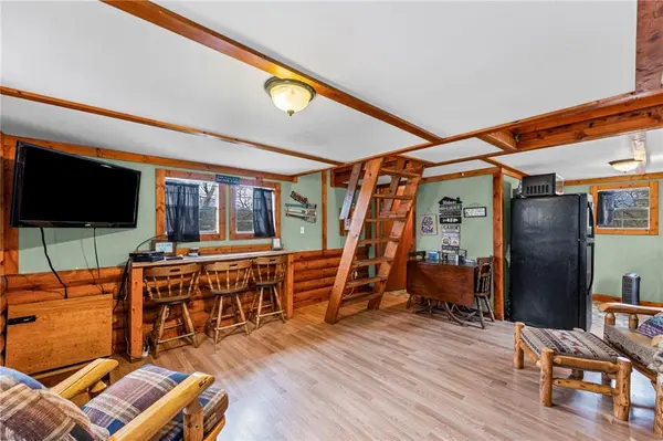 61 N Lakeview RD, Mapleton, KS 66754