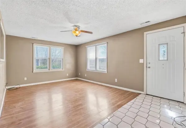 206 Alberta ST, Mclouth, KS 66054