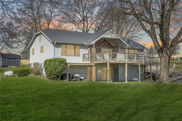 150 Yacht Club CIR, Altamont, MO 64640
