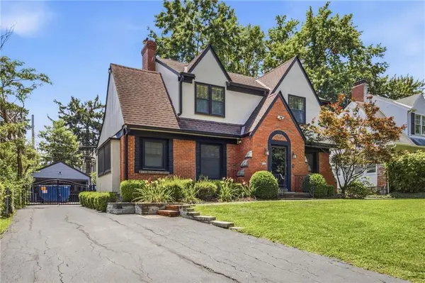 1207 W Gregory BLVD, Kansas City, MO 64114
